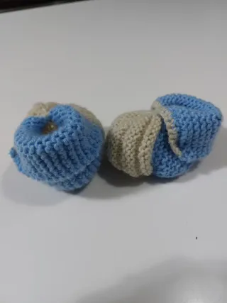 Babbucce neonato lana azzurre e beige