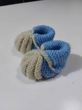 Babbucce neonato lana azzurre e beige