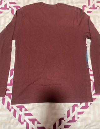 Camiseta Hollister de manga larga a rayas