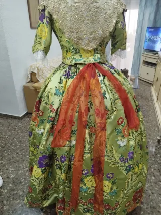 Traje de Fallera 2 cuerpos y zapatos