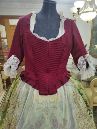 Traje de Fallera 2 cuerpos y zapatos