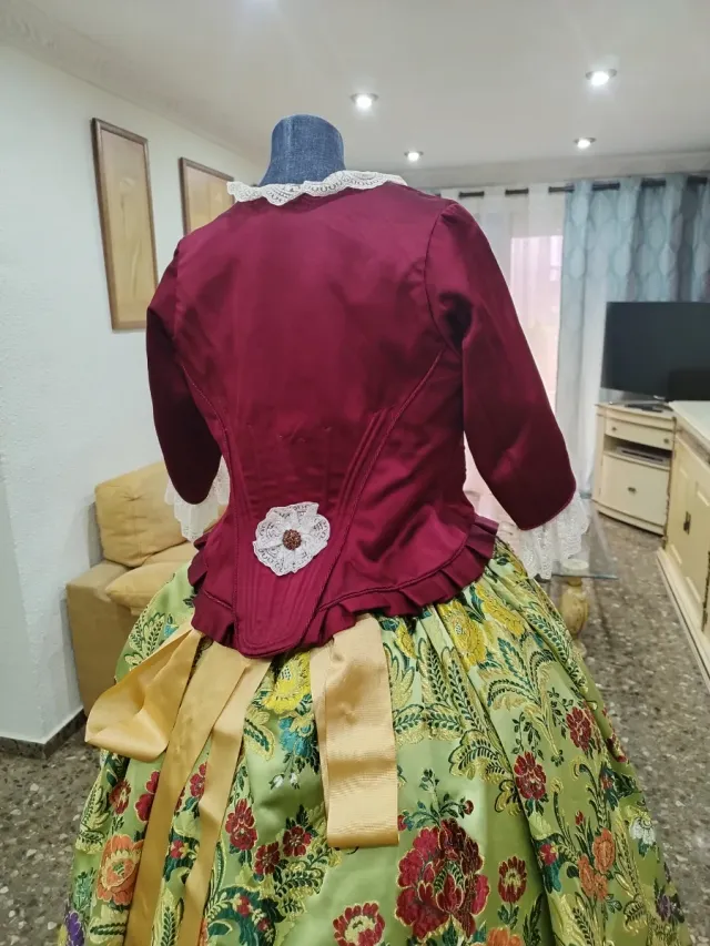 Traje de Fallera 2 cuerpos y zapatos