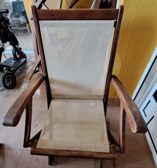 Sillón de madera y tela