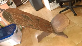 Sillón de madera y tela