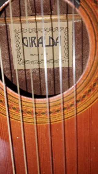 Sillón de madera y tela