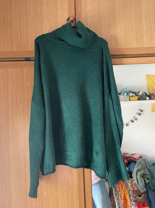 Jersey verde Stradivarius cuello alto talla S