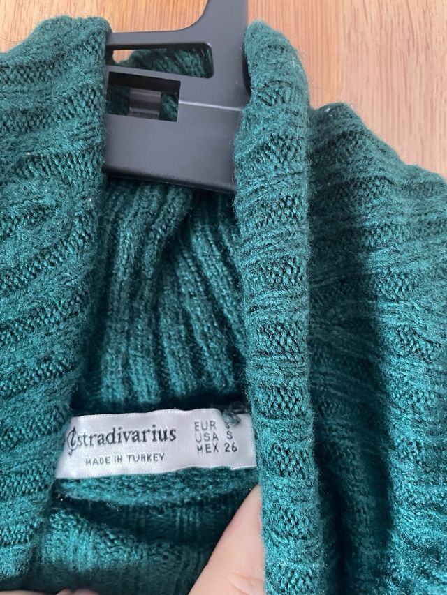 Jersey verde Stradivarius cuello alto talla S