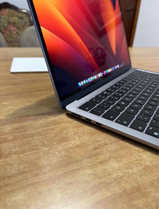 MacBook Air M2 2022 Plata