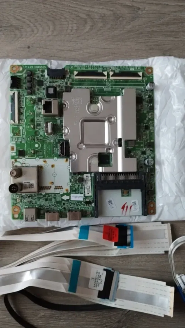 Despiece Tv LG 55UM7100PLB: EAX68253605, EAX678652