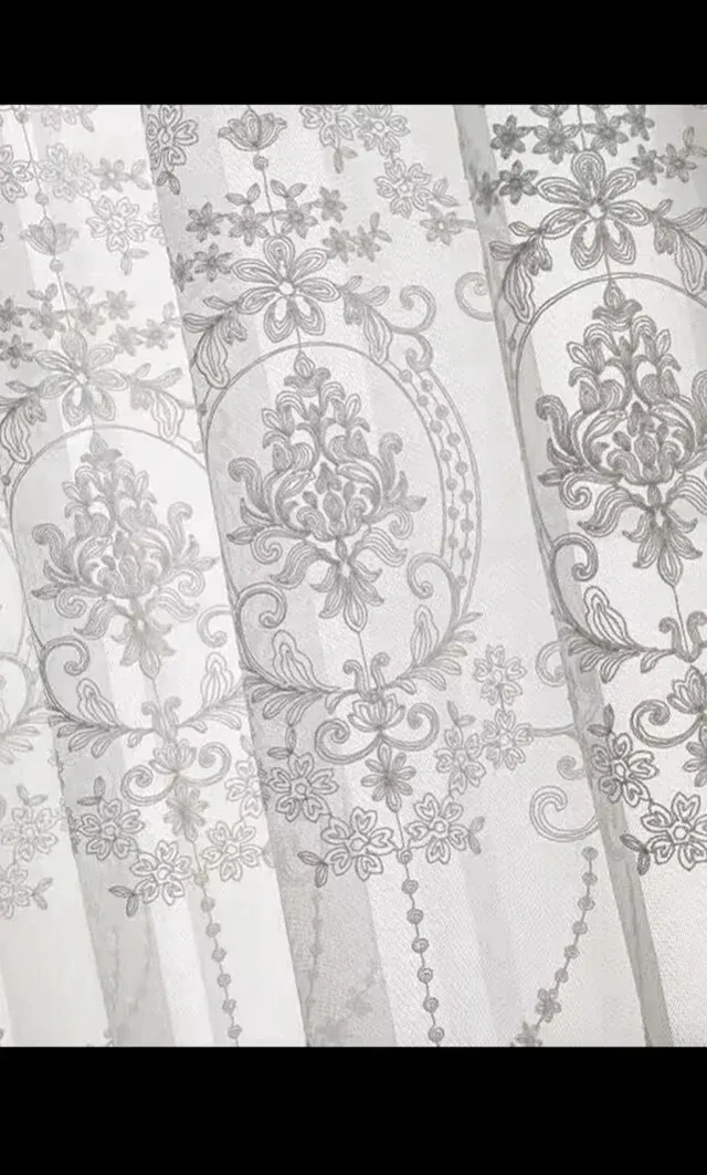 Cortinas translúcidas elegantes blancas nuevas