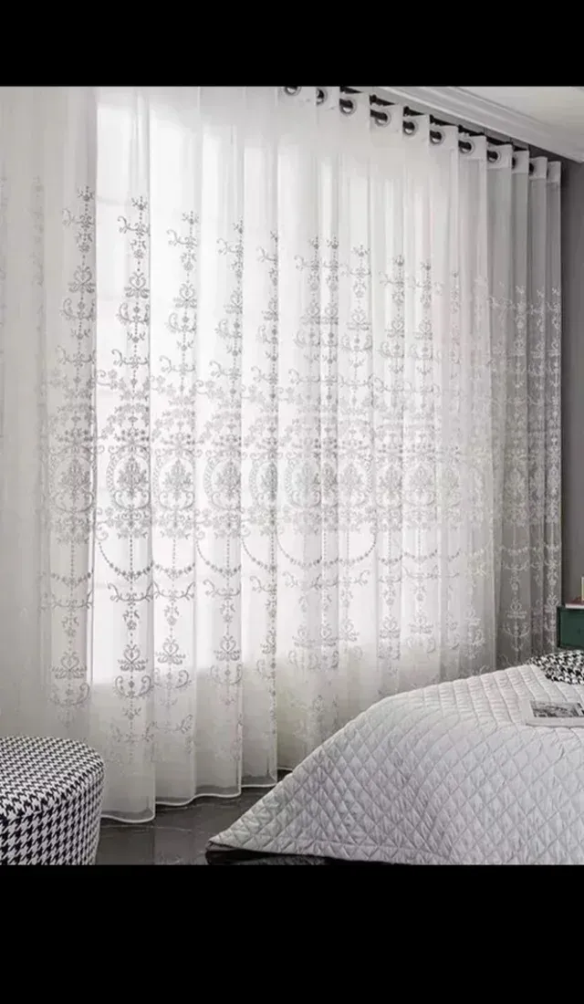 Cortinas translúcidas elegantes blancas nuevas