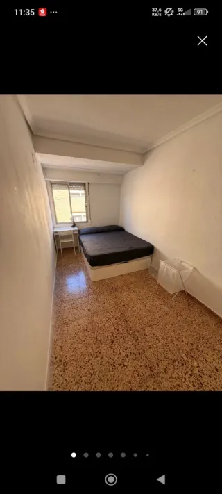 Habitación en piso compartido, solo a chica.