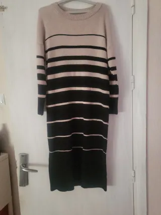 Vestido largo de rayas beige y negro