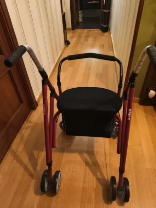 Andador geriátrico .