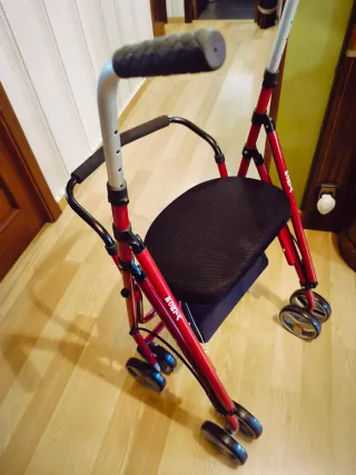 Andador geriátrico .