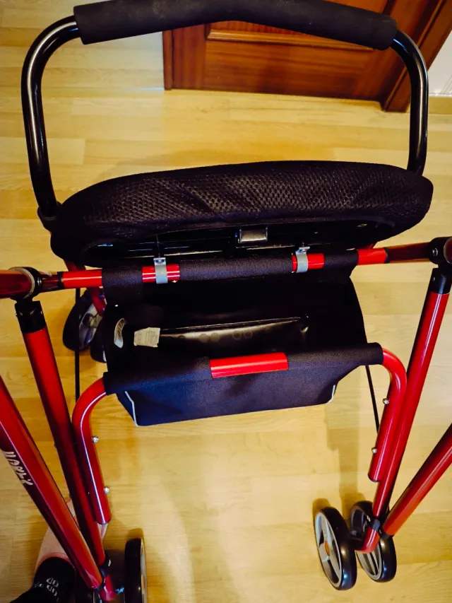 Andador geriátrico .