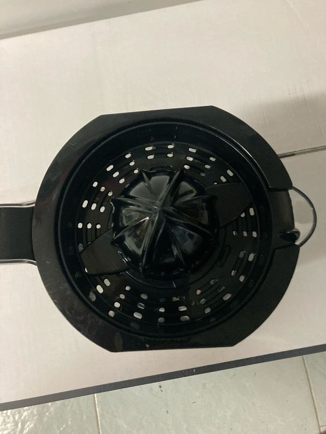 Spremiagrumi Aigostar nero