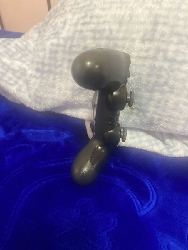 Mando de consola negro