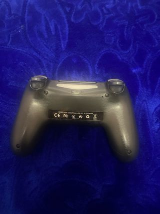 Mando de consola negro