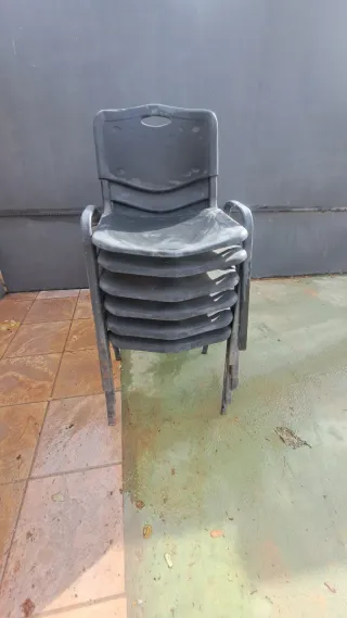 Mesa y sillas de exterior