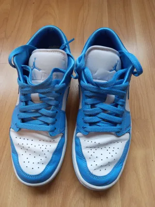 Zapatillas Nike Air Jordan 1 Azul y Blanco