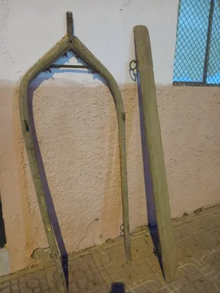 Yugo antiguo de madera