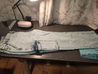 Pantalón tejano pierna ancha