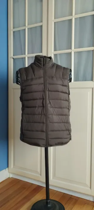 Chaleco acolchado gris