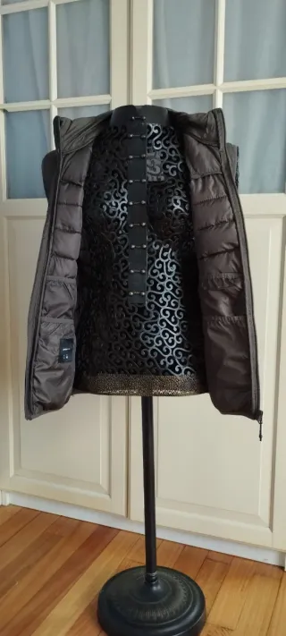 Chaleco acolchado gris