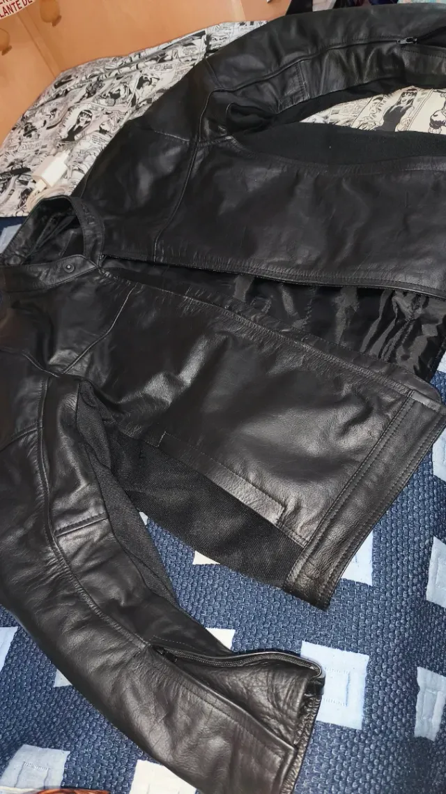 Cazadora de cuero moto