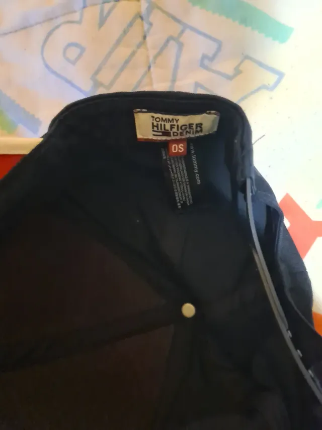 Gorra Tommy Hilfiger Roja y Negra