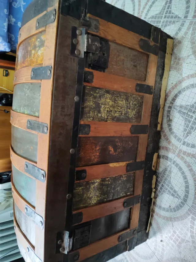 Baúl antico da restaurare
