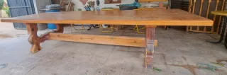 Mesa de madera rústica grande