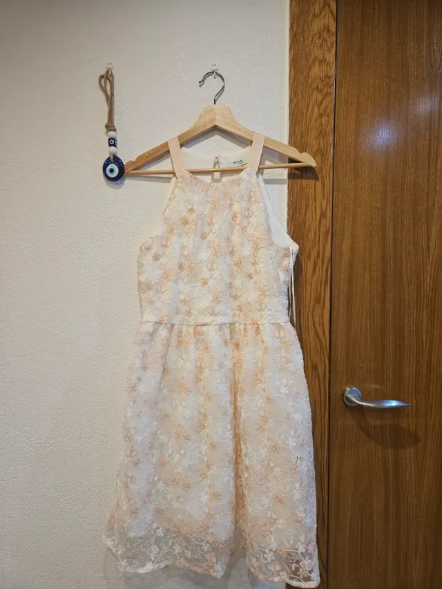 Vestido de fiesta rosa(peach) y blanco con diseño
