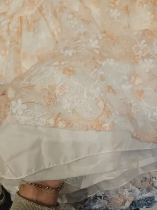 Vestido de fiesta rosa(peach) y blanco con diseño