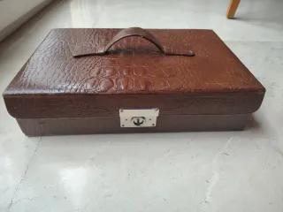 Maletín Aseo Vintage Piel Marrón. 31x21x8 cm.