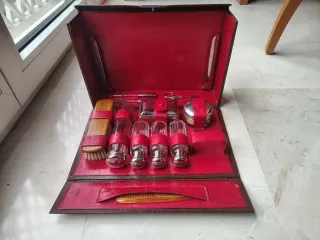 Maletín Aseo Vintage Piel Marrón. 31x21x8 cm.