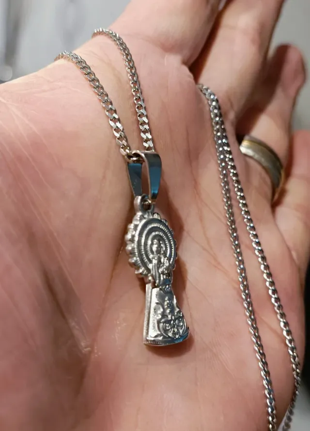 28X13mm COLGANTE VIRGEN DEL PILAR ACERO PLATEADO