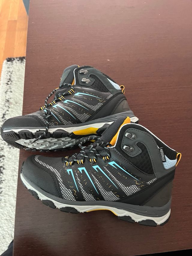 Botas de montaña mujer negras y multicolor