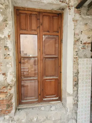 Ventana madera antigua