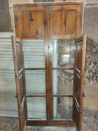 Ventana madera antigua