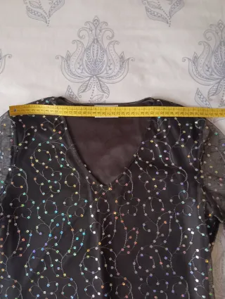 Top fiesta lentejuelas negro manga corta