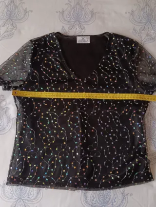 Top fiesta lentejuelas negro manga corta