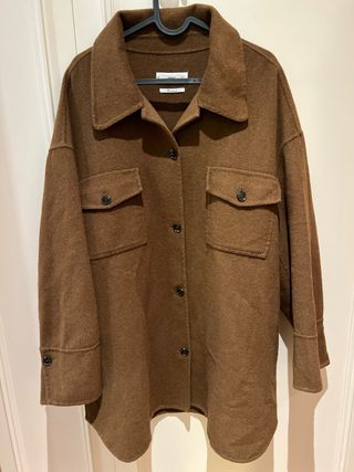 Sobrecamisa de lana oversize de Mango Talla L