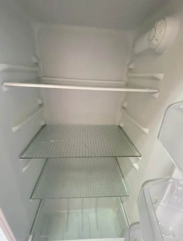 Nevera blanca marca BRU