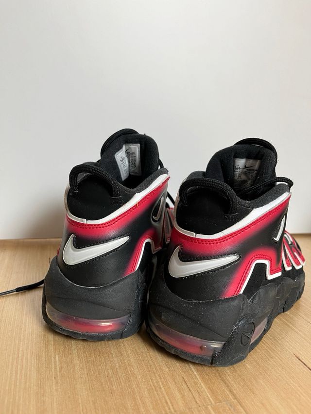 Zapatillas Nike Air More Uptempo Negras Rojas