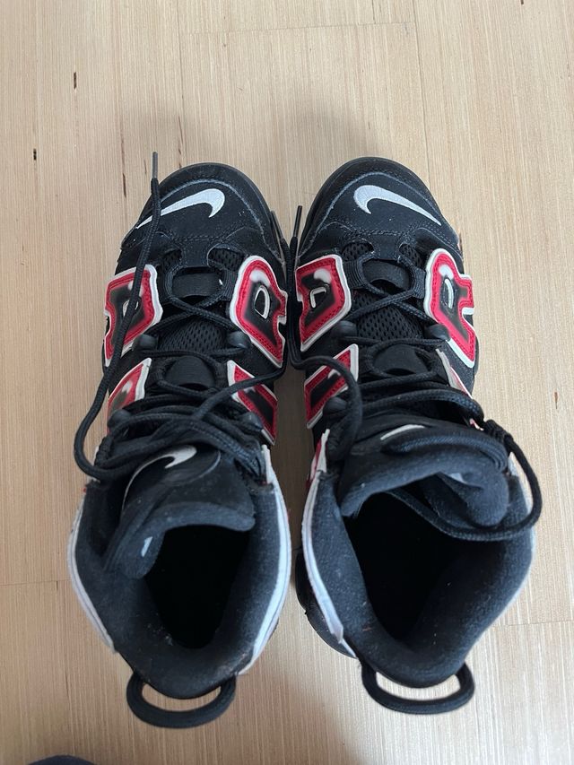 Zapatillas Nike Air More Uptempo Negras Rojas