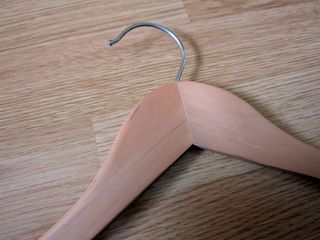 Lote 10 perchas madera con pinzas