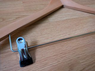 Lote 10 perchas madera con pinzas