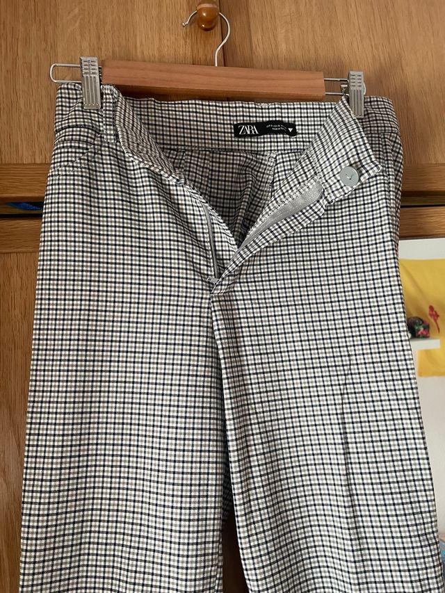Pantalón Zara cuadros traje beige y negro